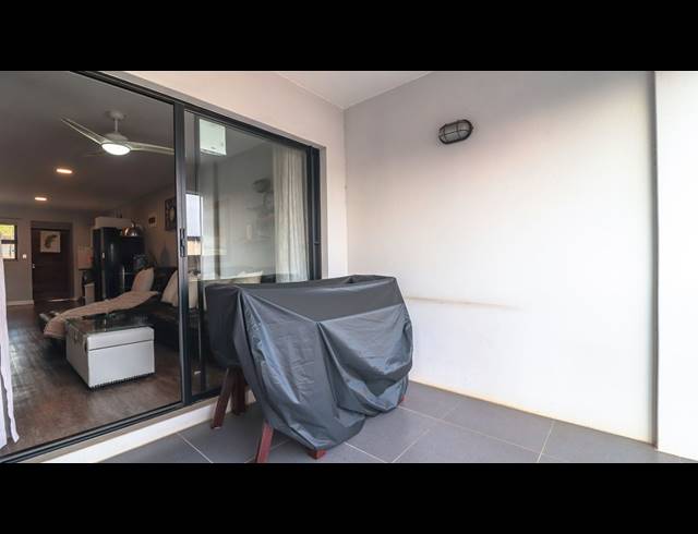 2 BEDROOM FLAT FOR SALE IN UMBOGINTWINI